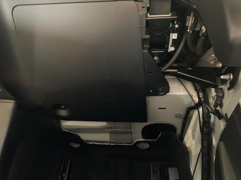 sink area is behind this lovely piece of plastic that looks like it comes off but is really part of the larger center console plastic too